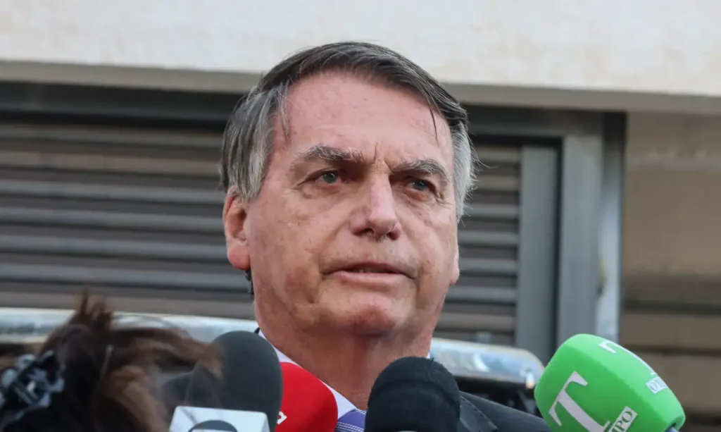 Fortuna de Bolsonaro: a teia de milhões, imóveis e joias ocultas